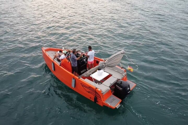 Exclusive Boat Rental Nuva m6 open