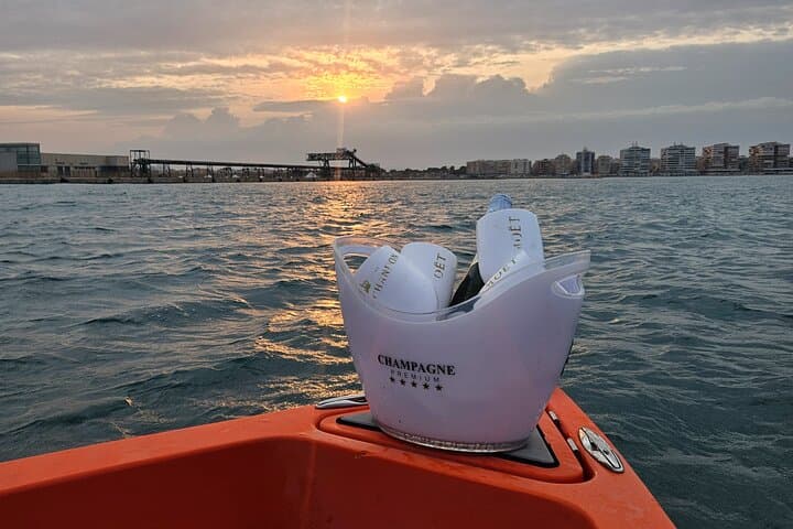 Exclusive Boat Rental Nuva m6 open