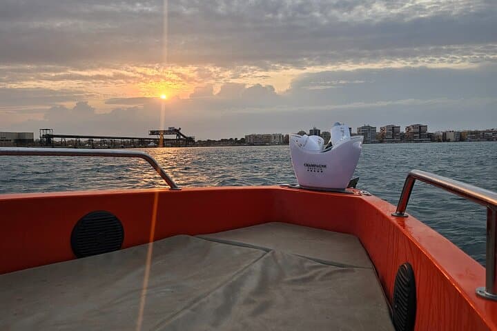 Exclusive Boat Rental Nuva m6 open