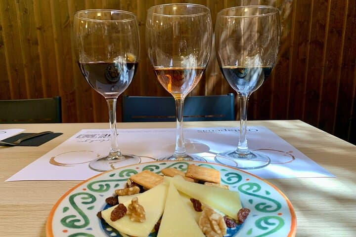 Tasting of 3 wines + cheese top