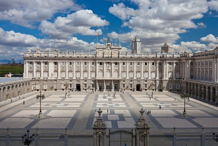 7 Days Spain and Portugal Tour from Barcelona