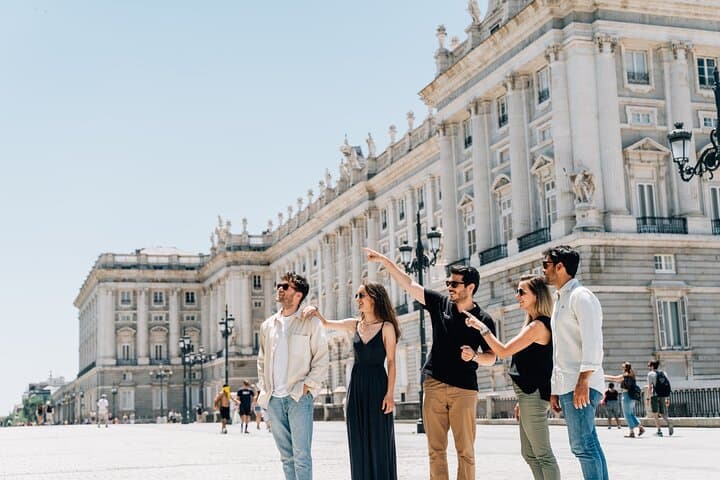 Madrid's Treasures: Prado Museum and Royal Palace Private Tour