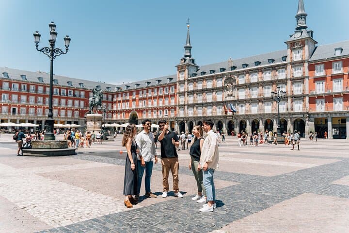 Madrid Heritage: Old Town Walking & Royal Palace Private Tour
