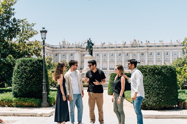 Madrid Heritage: Old Town Walking & Royal Palace Private Tour