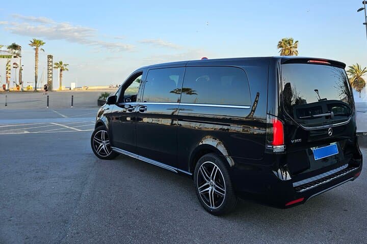 Luxury Private Airport Transfer to Barcelona City