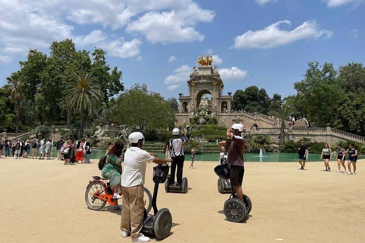 Cascada Monumental, Barcelona with Guided Segway Tour
