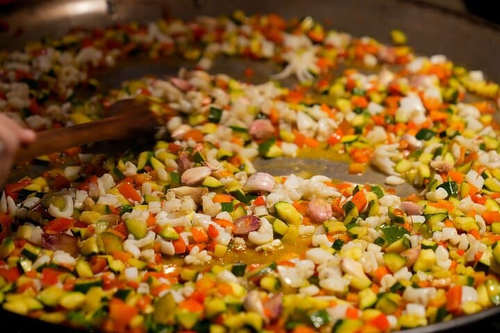 Gaudi Highlights & Paella Cooking Class Small Group