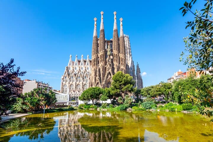 Sagrada Familia Skip the Line Guided Tour
