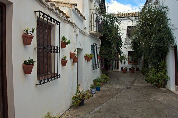 A traditional street in the Jewish Quarter (La Judería)