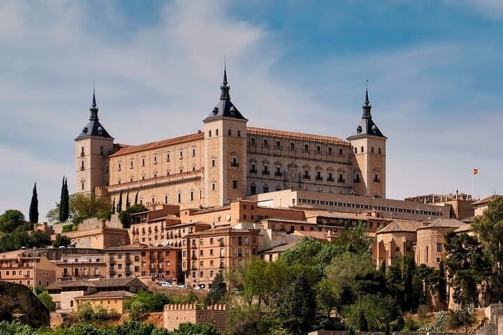 Private Transfer to Toledo or Segovia from Madrid