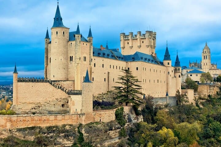 Private Transfer to Toledo or Segovia from Madrid