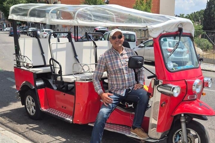Discover Madrid in Tuk Tuk for 2 hours