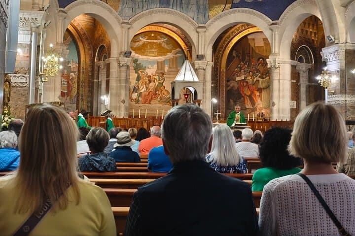 Experience Lourdes with a private Tour and Convenient Transport