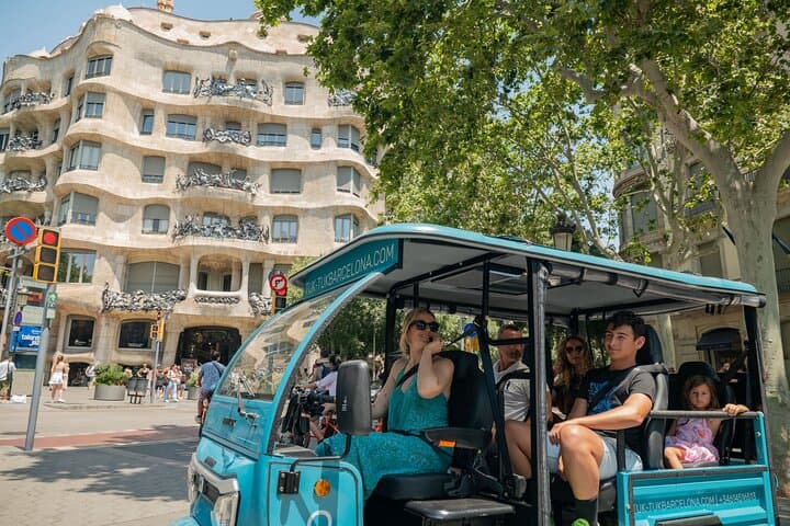 Barcelona Panoramic Private Electric Tuk-Tuk Tour
