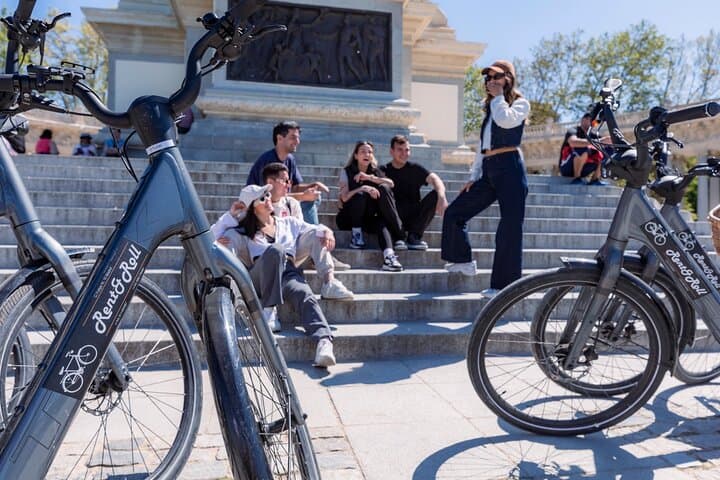 Madrid Panoramic Views & Parks 3-Hour E-Bike Tour