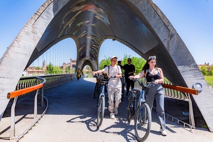 Madrid Panoramic Views & Parks 3-Hour E-Bike Tour