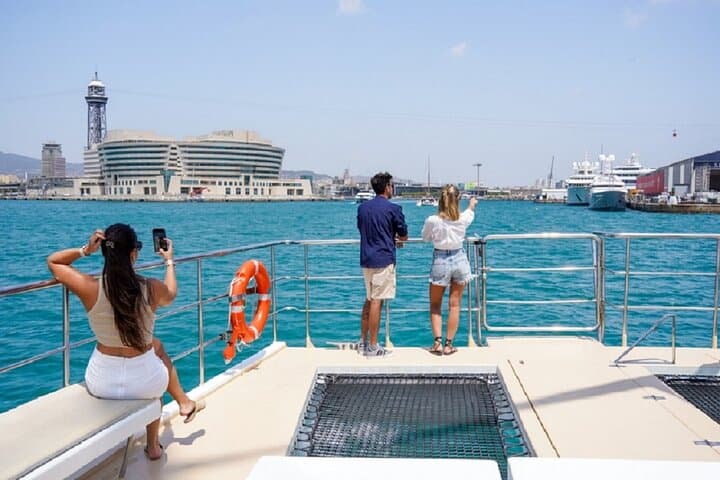 Barcelona City Tour Hop-On Hop-Off with Optional Catamaran trip