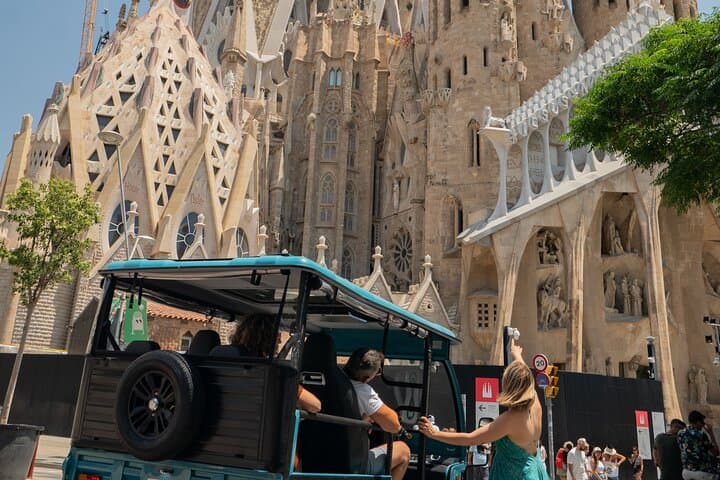 Barcelona Panoramic Private Electric Tuk-Tuk Tour