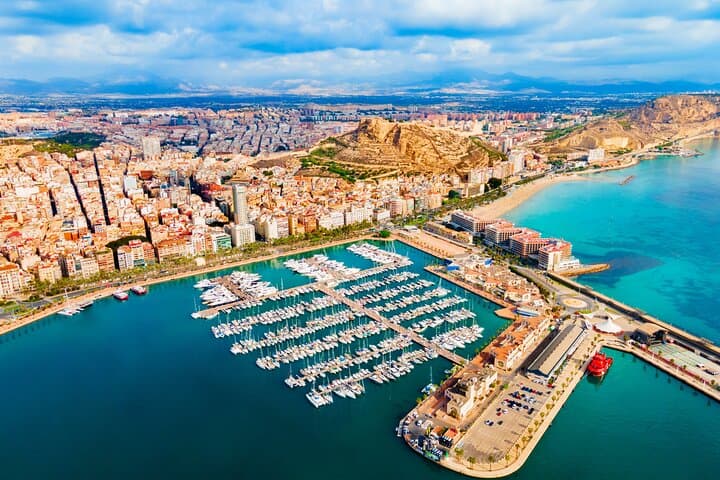 From Alicante: Santa Bárbara Castle, Canelobre Caves & Beach