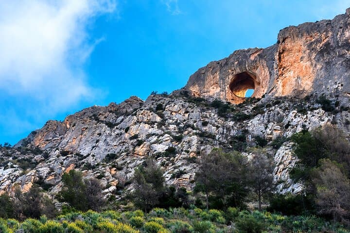 From Alicante: Santa Bárbara Castle, Canelobre Caves & Beach