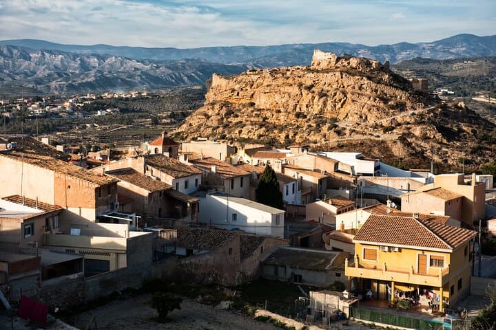 Alicante: Private Tour to Guadalest, Polop & Canelobre Caves