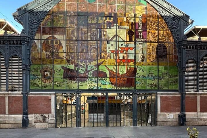 Self-Guided Modern Málaga: Two Centuries of Tragedy and Triumph