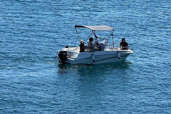 Boat Rental Without License in La Marina de Valencia