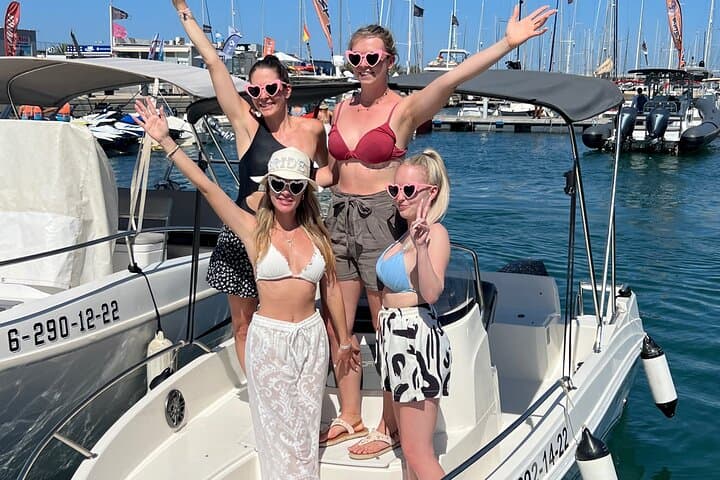 Boat Rental Without License in La Marina de Valencia