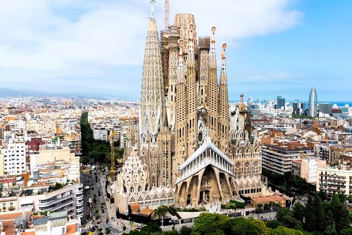 Sagrada Familia Skip the Line Guided Tour