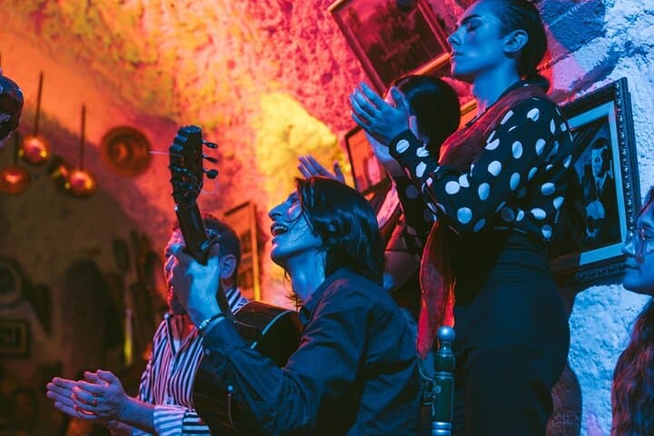 Flamenco show at Cueva Los Amayas, in Sacromonte