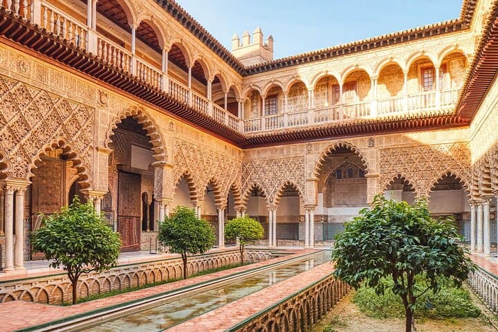 Seville: Alcázar, Cathedral & 24h Hop-On Hop-Off Bus