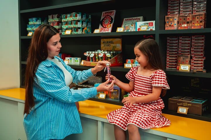 Gift Shop - Museum of Illusions Madrid
