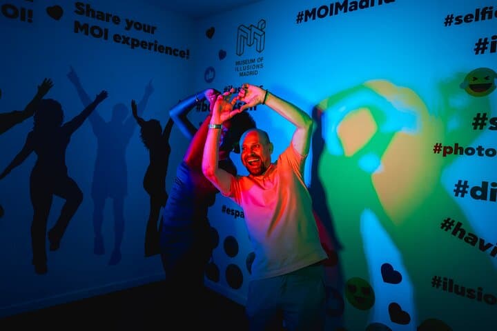 Color Room - Museum of Illusions Madrid