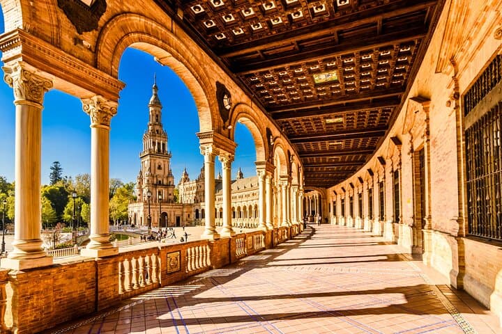 Seville: FREE City Tour + option Alcázar & Cathedral with tickets