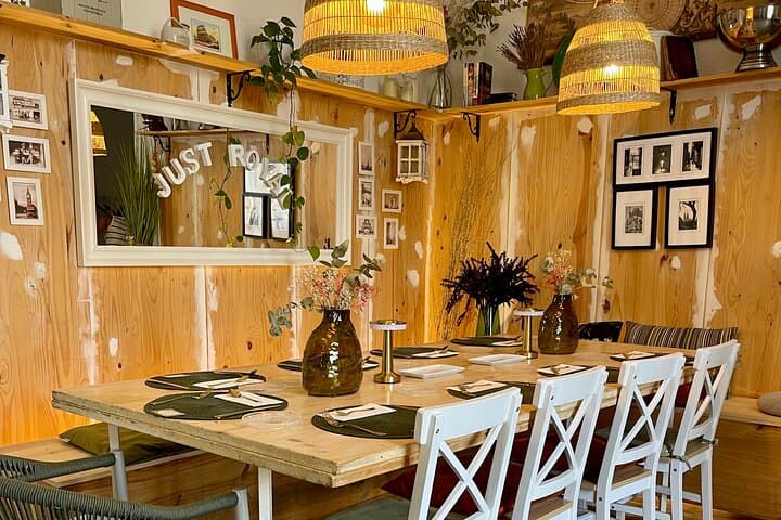 High-quality small groups Experience: Menu Paella, Tapas & Tour