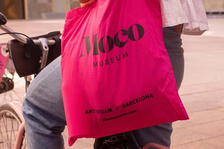 Barcelona: Moco StreetArt bike tour