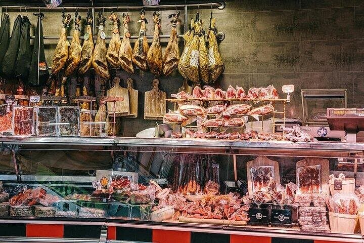 San Sebastian: Private Pintxos Tour with Premium Wines