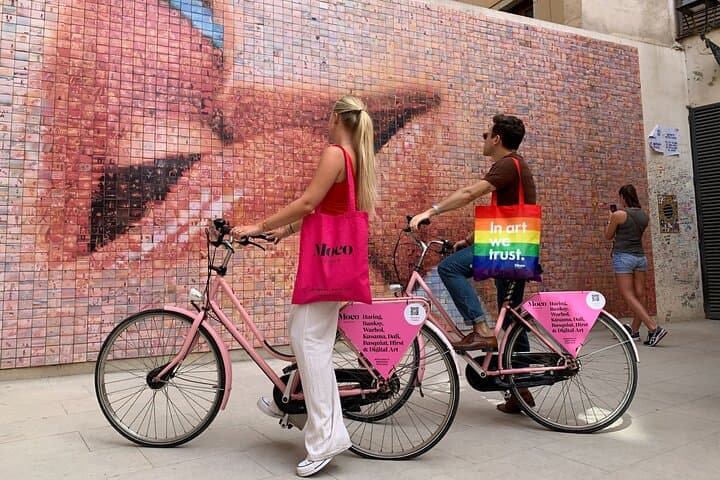 Barcelona: Moco StreetArt bike tour