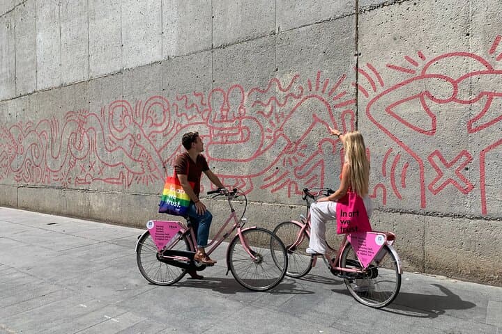 Barcelona: Moco StreetArt bike tour