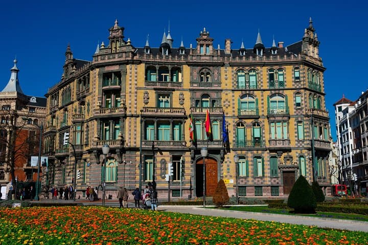 Private Tour DE Bilbao Historical Center