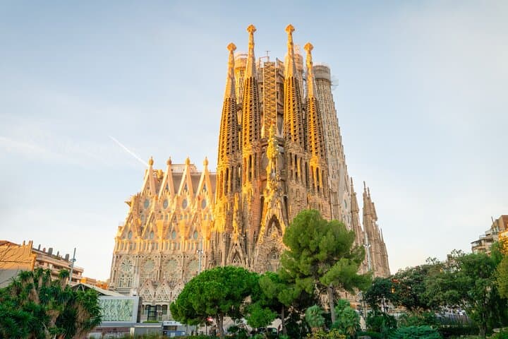 Sagrada Familia Skip The Line Guided Group Tour