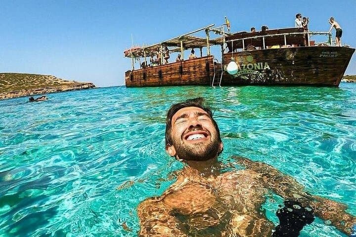 Relaxing on the crystal waters with Amazonia Boat