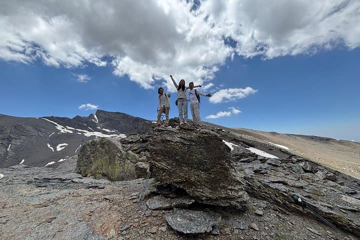 Sierra Nevada Hiking Adventure – Small group Up to 3,000 Meters