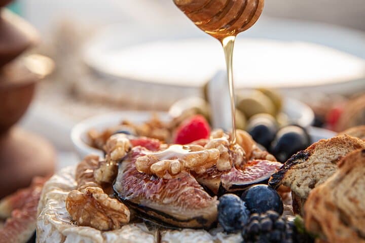 Luxury Beach Picnic Experience in Marbella