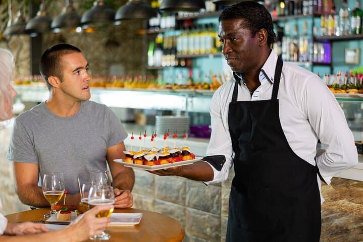 Gourmet Private Tour: Gothic Quarter and Sagrada Familia Tickets