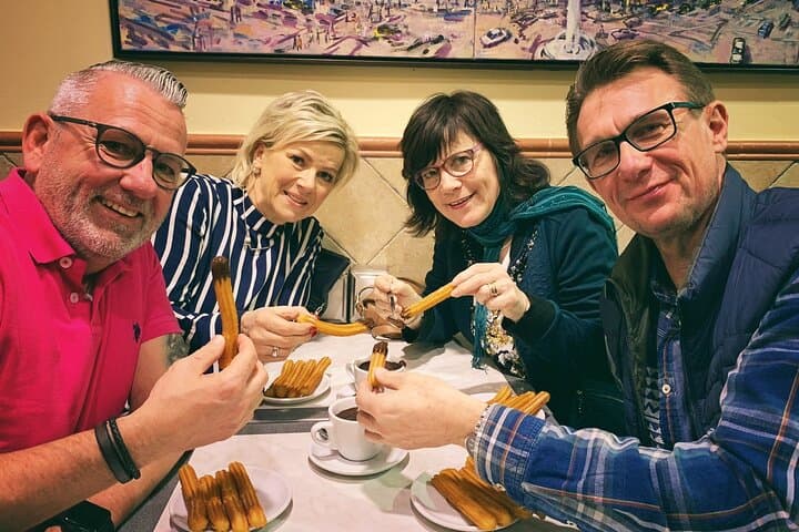 Gourmet Private Tour: Gothic Quarter and Sagrada Familia Tickets