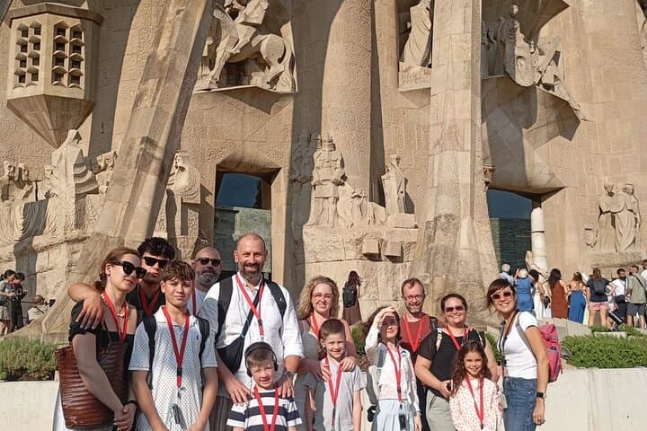 Barcelona: Skip-the-Line Sagrada Família Small Group