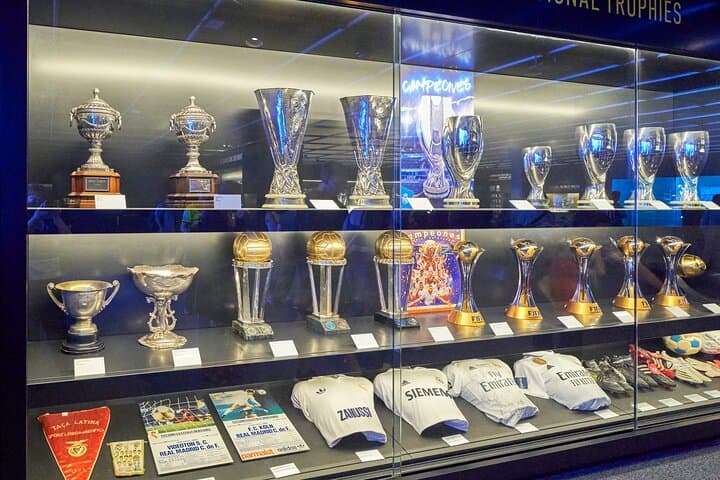 Small-Group Real Madrid Bernabéu Stadium Guided Tour with Museum