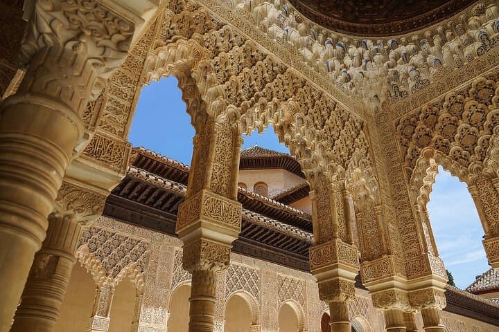 Guided Alhambra Tour with Official Tickets
