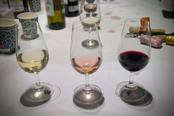 White, rosé, and red – three local wines, three ways to explore aromas, flavors, and emotions with a special wine tasting technique.
